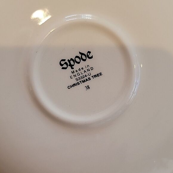 Vintage Spode Christmas tea/saucer 7oz. Set of 4 - Picture 5 of 11